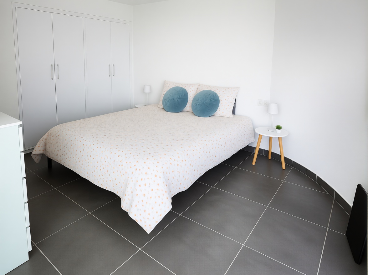 Flat for sale frontline beach in Lloret de Mar — Bedroom