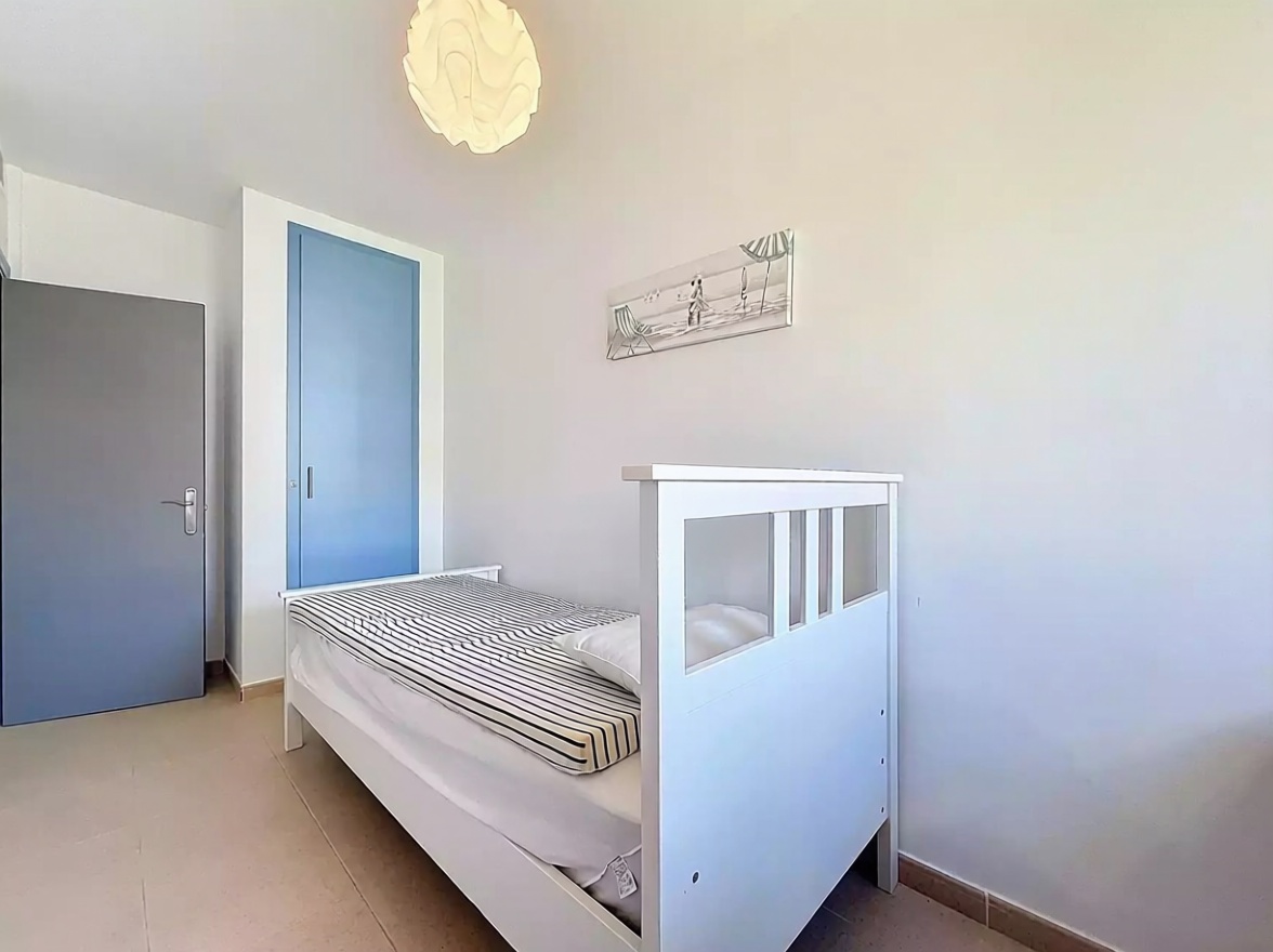 Wohnung zum Verkauf in direkter Strandlage in Empuriabrava — Bad