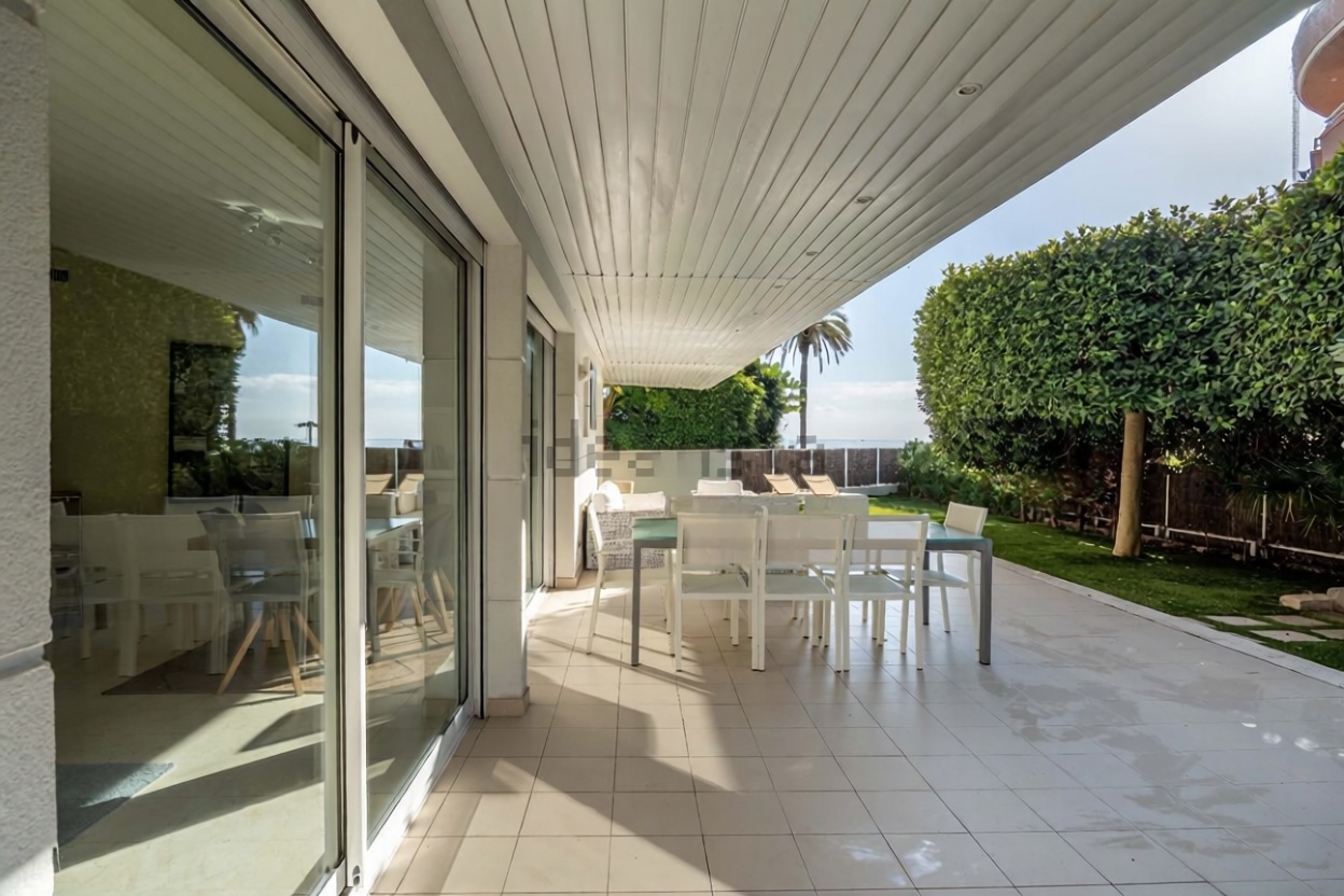 Appartement à vendre pieds dans l'eau à Sitges — Terrasse mer