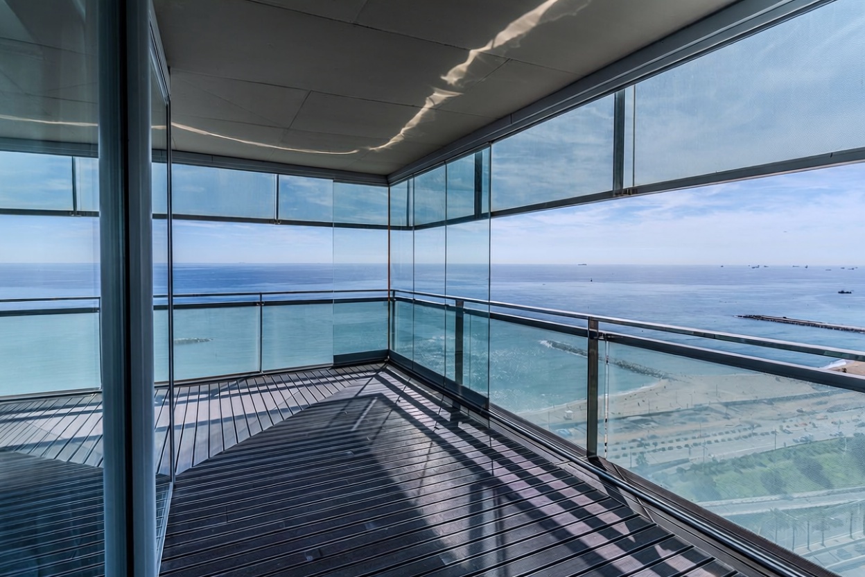 Dúplex en venta en primera línea de playa en Barcelona — Terraza mar