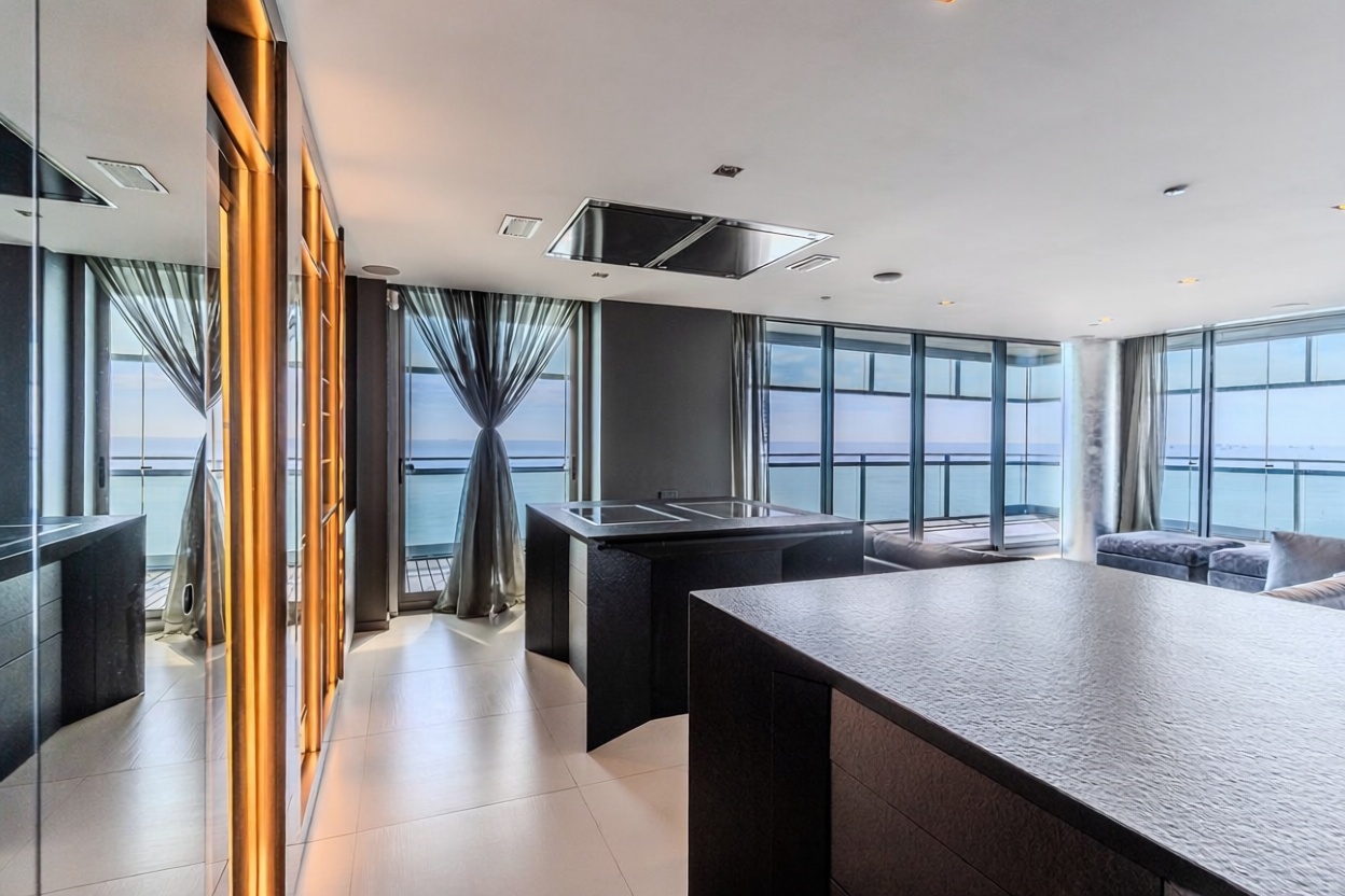 Dúplex en venta en primera línea de playa en Barcelona — Cocina