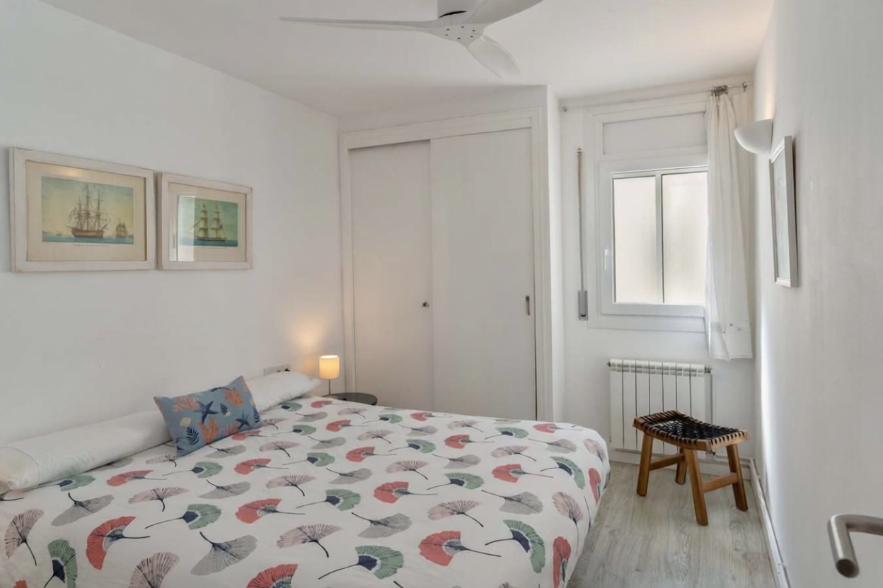 Wohnung zum Verkauf in direkter Strandlage in L'Escala — Schlafzimmer