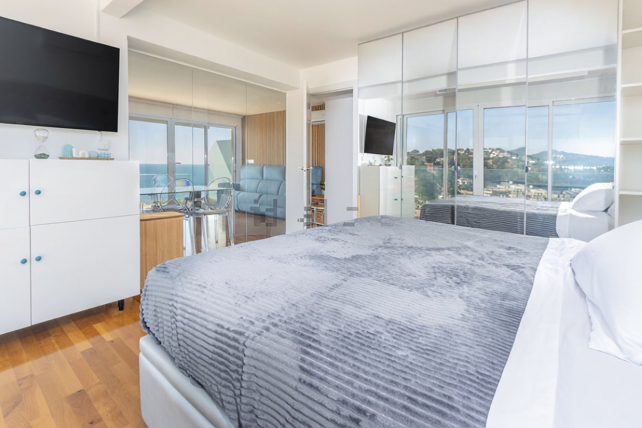 Apartamento à venda pé na areia em Lloret de Mar — Quarto
