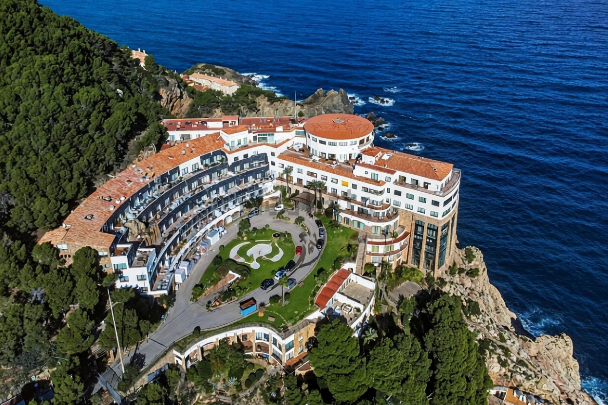 Apartamento à venda pé na areia em Begur