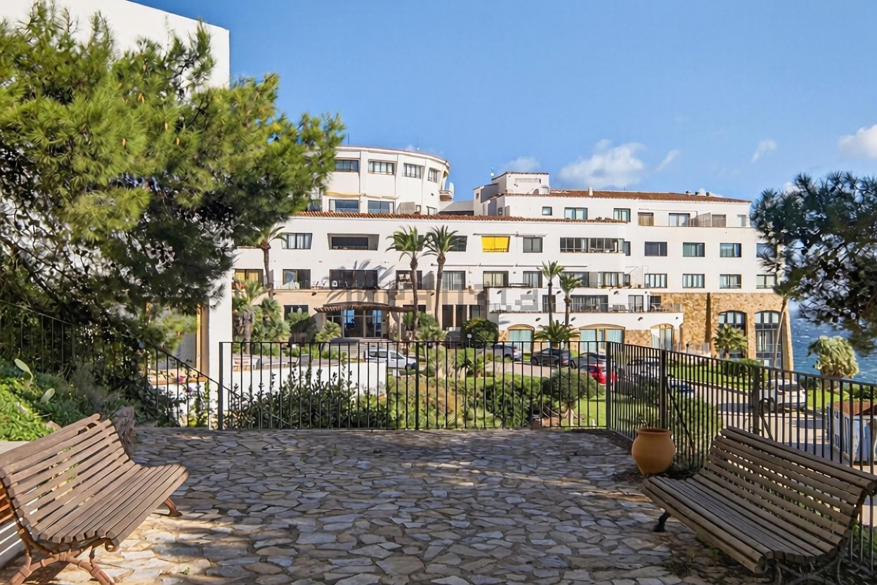 Квартира на продажу на первой линии пляжа в Begur