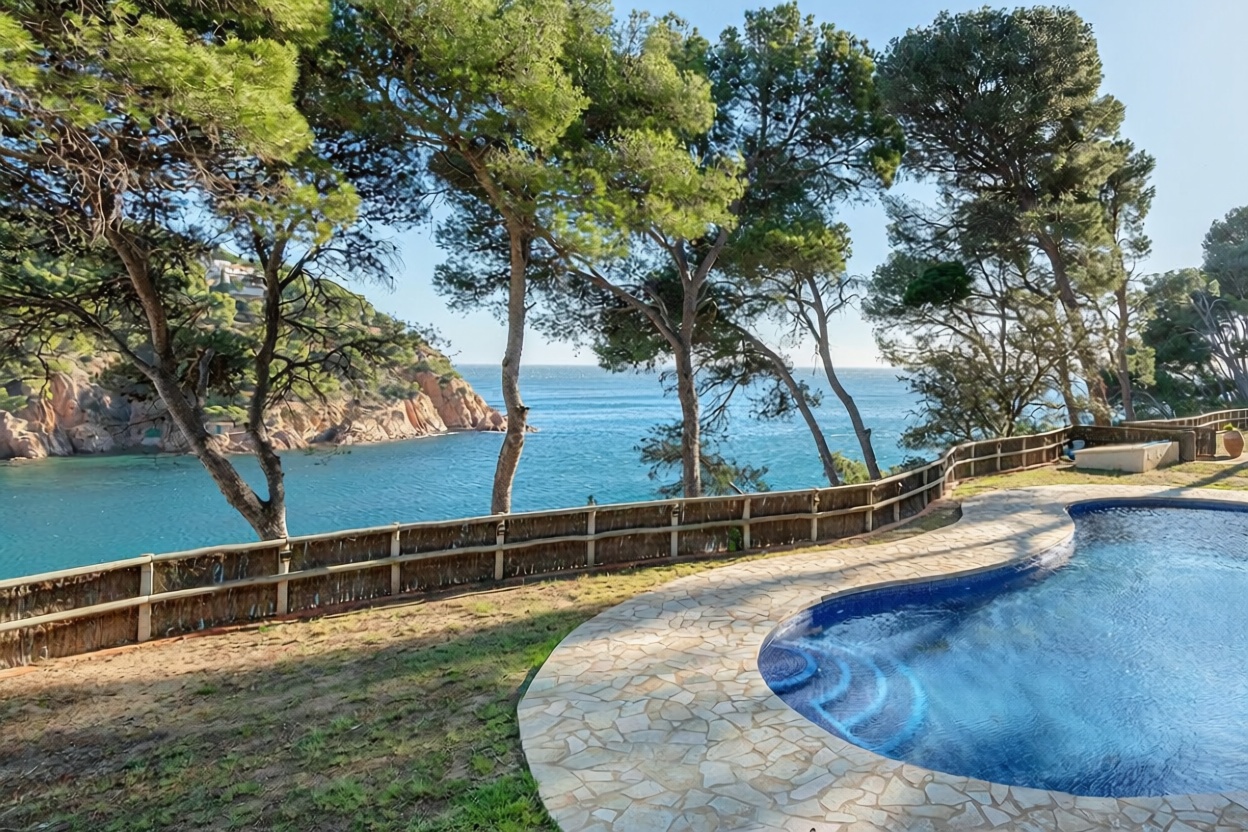 Chalet zum Verkauf mit direktem Strandzugang in Palafrugell — Meerblick