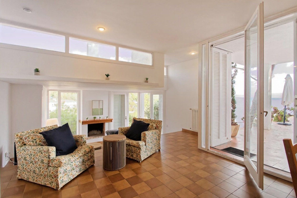 Flat for sale frontline beach in Blanes — Living room