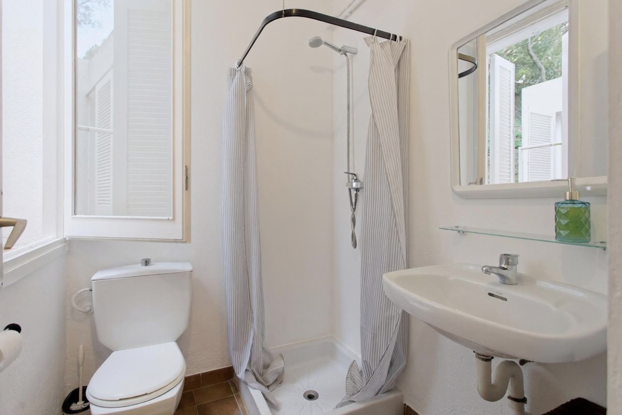 Flat for sale frontline beach in Blanes — Bedroom
