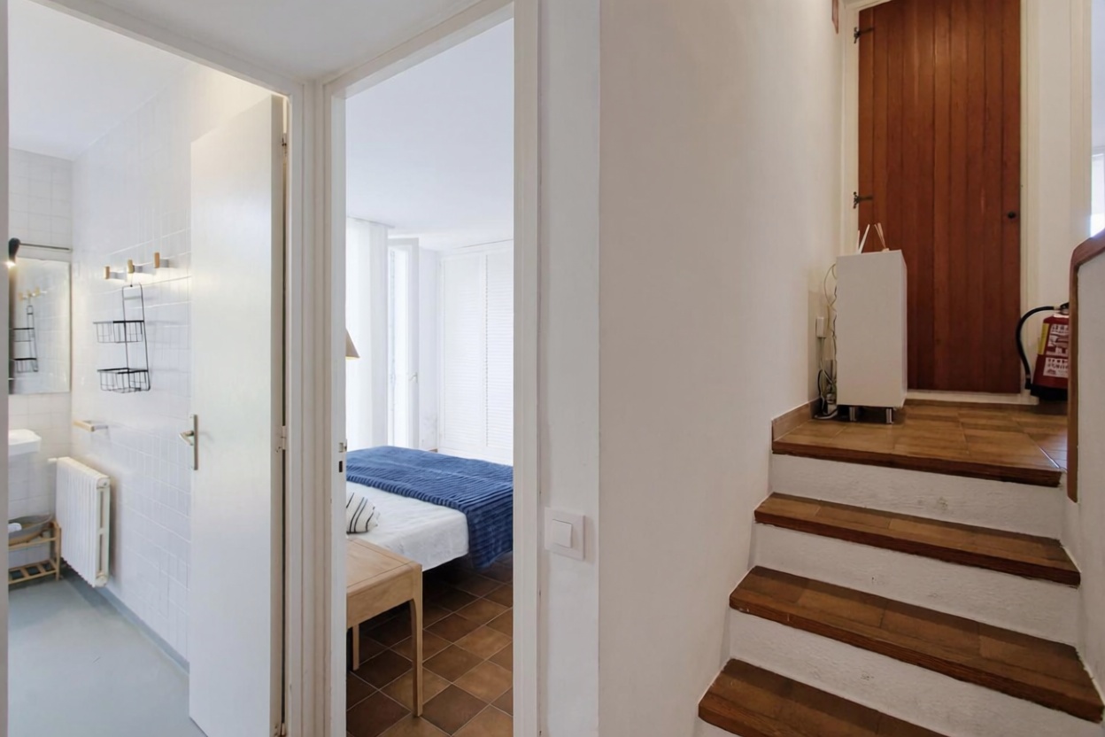 Flat for sale frontline beach in Blanes — Bedroom