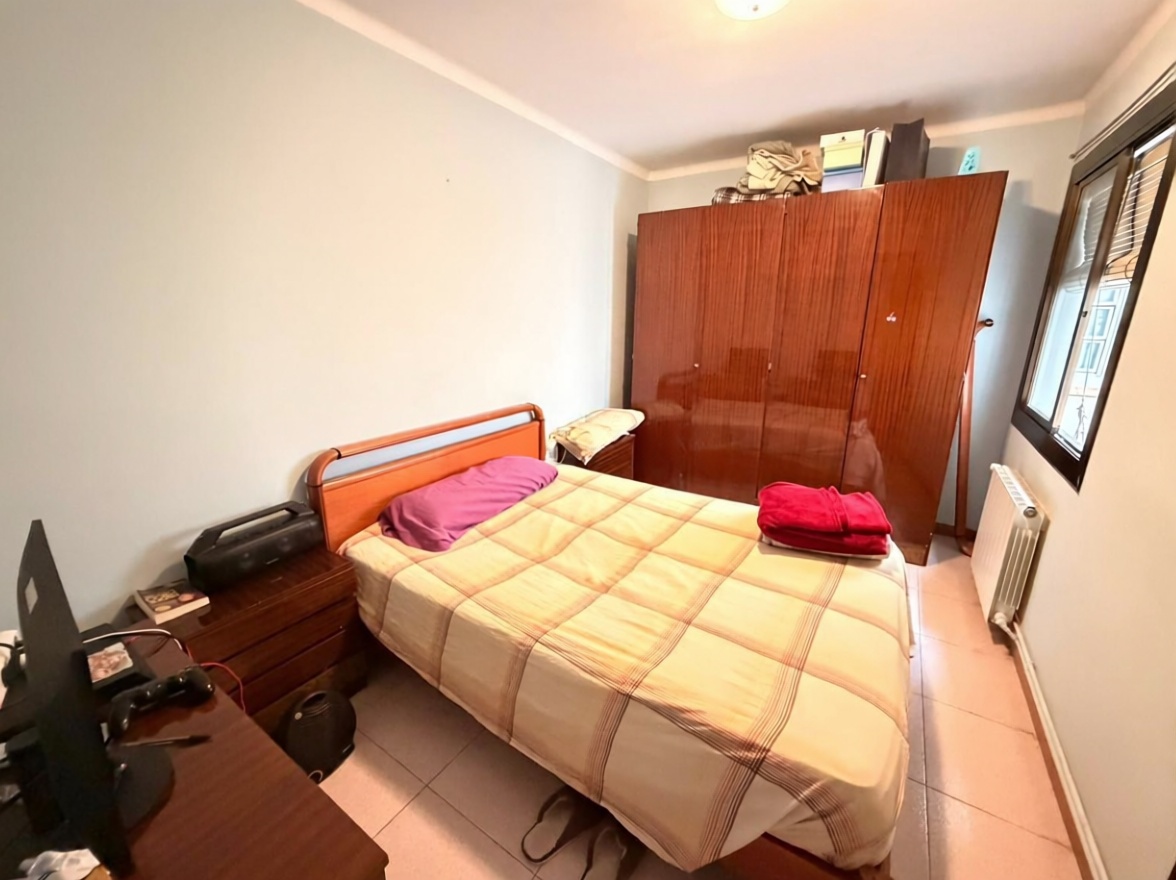 Apartamento à venda pé na areia em Mataró — Quarto