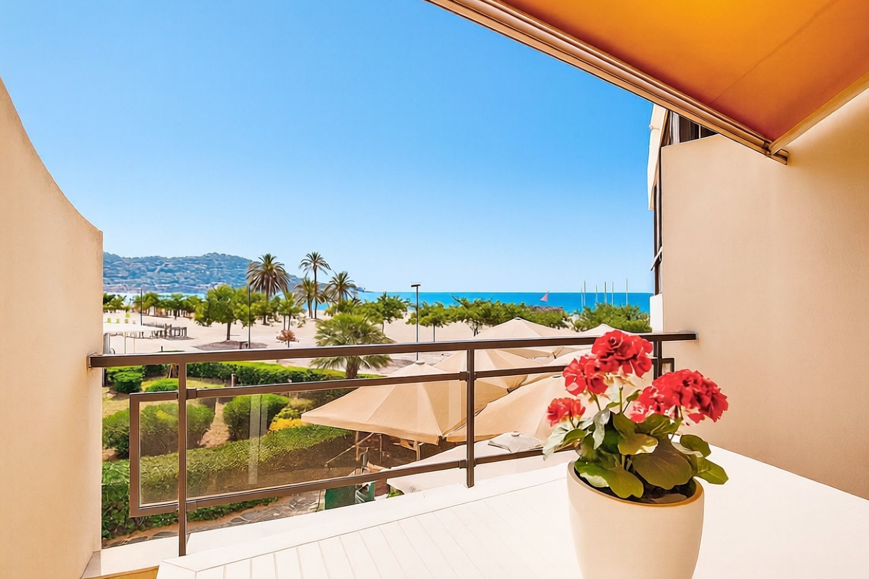 Piso en venta en primera línea de playa en Roses