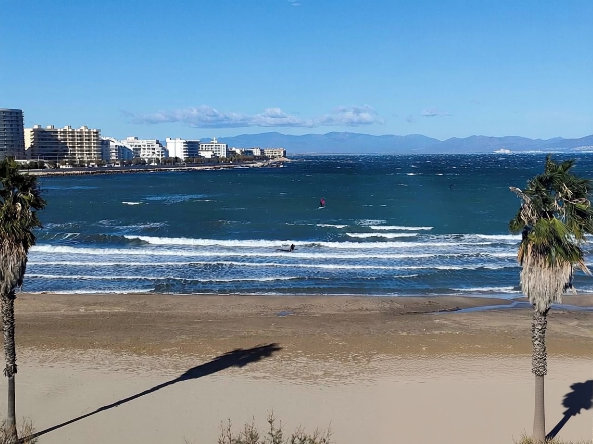 Piso en venta en primera línea de playa en L'Escala