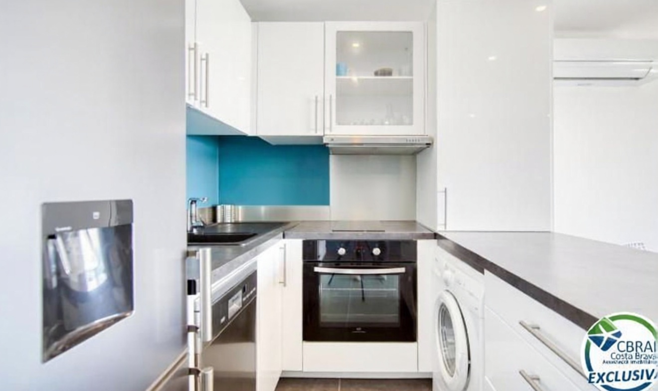 Apartamento à venda pé na areia em Roses — Quarto