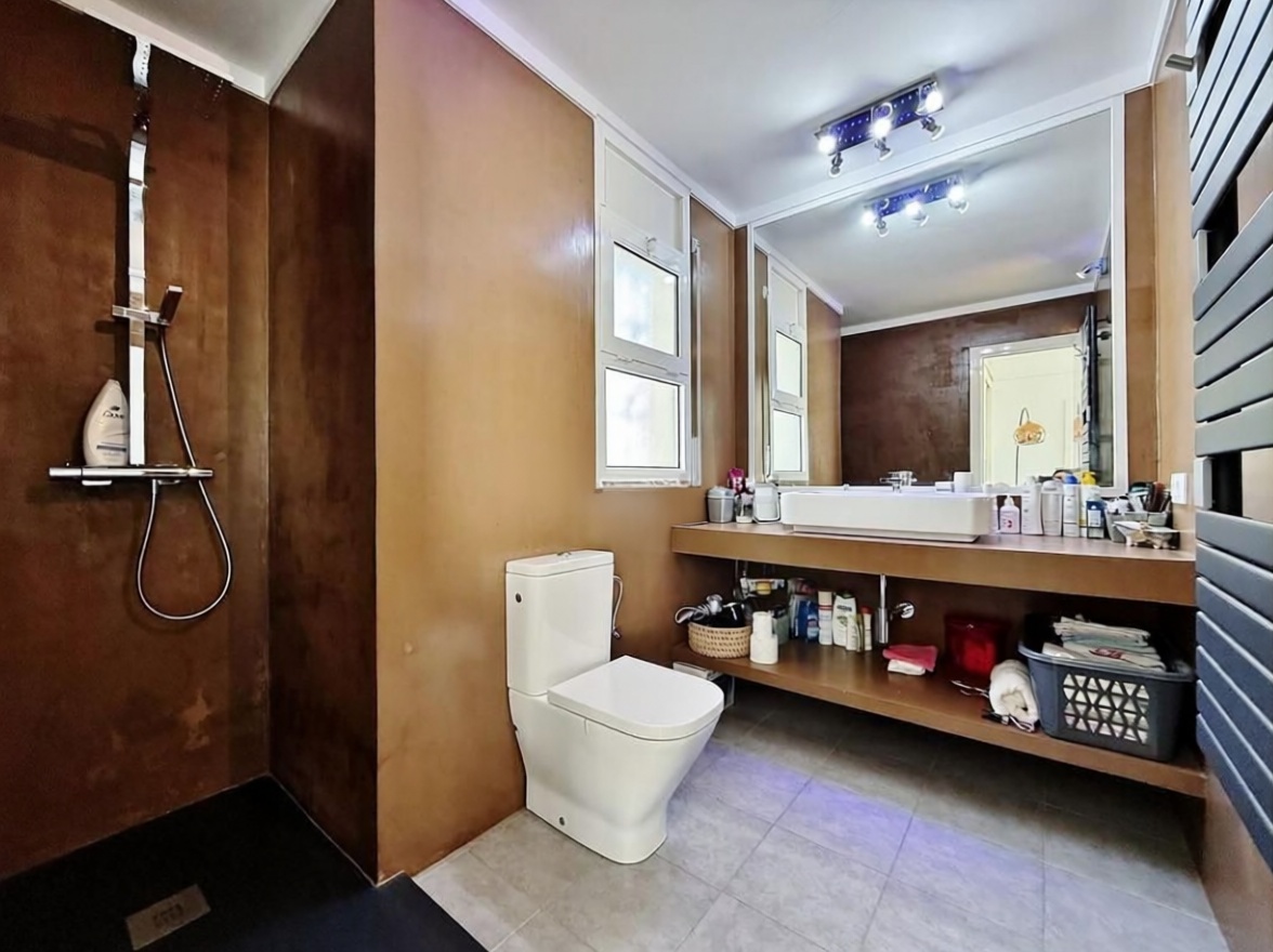 Apartamento à venda pé na areia em Roses — Casa banho