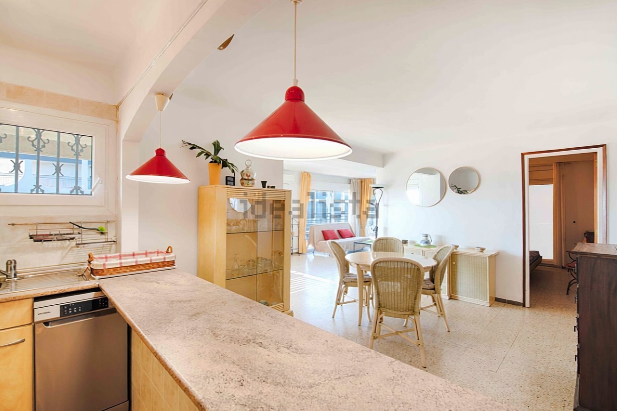 Apartamento à venda pé na areia em Empuriabrava — Cozinha
