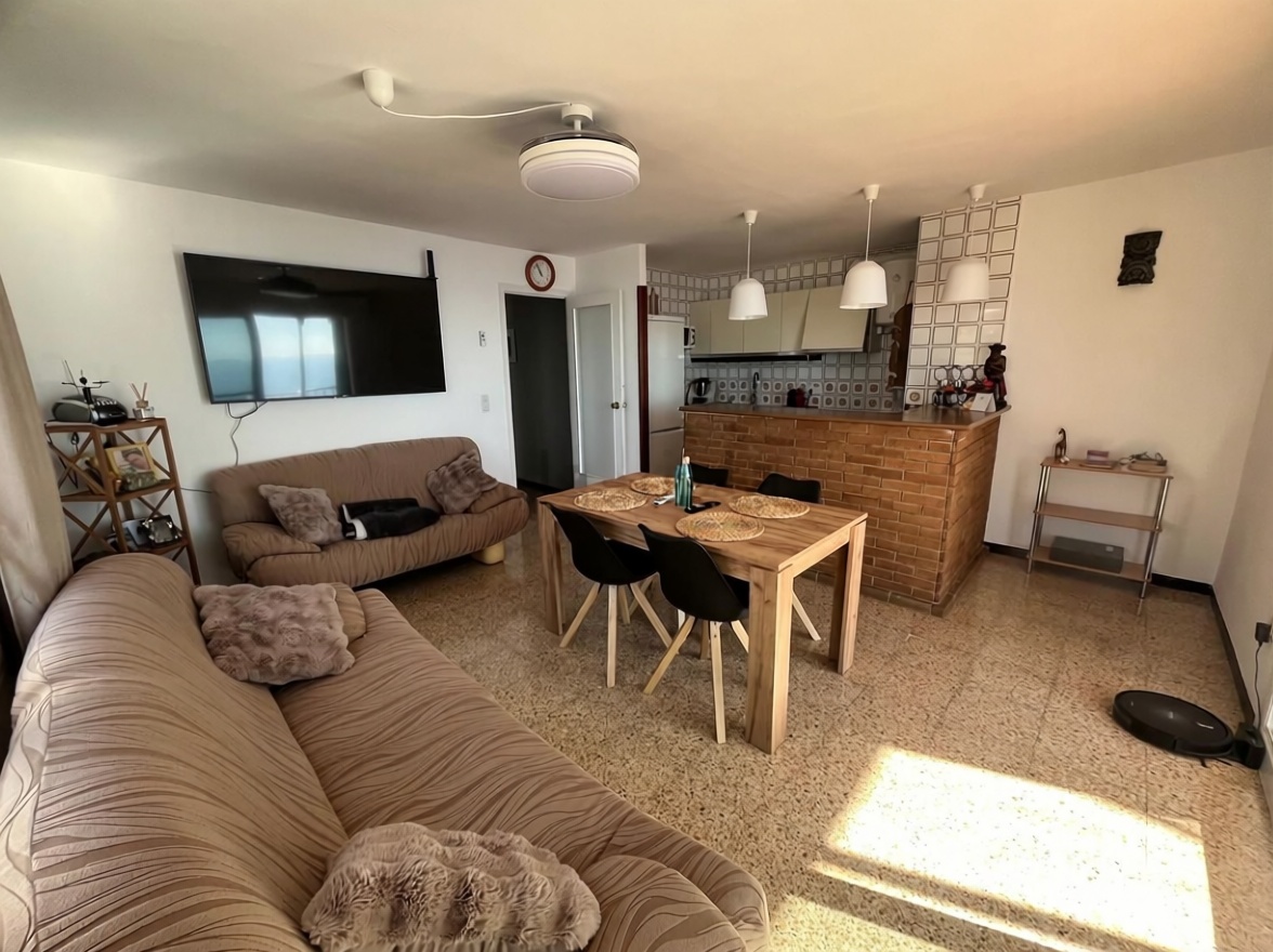 Apartamento à venda pé na areia em Roses — Sala