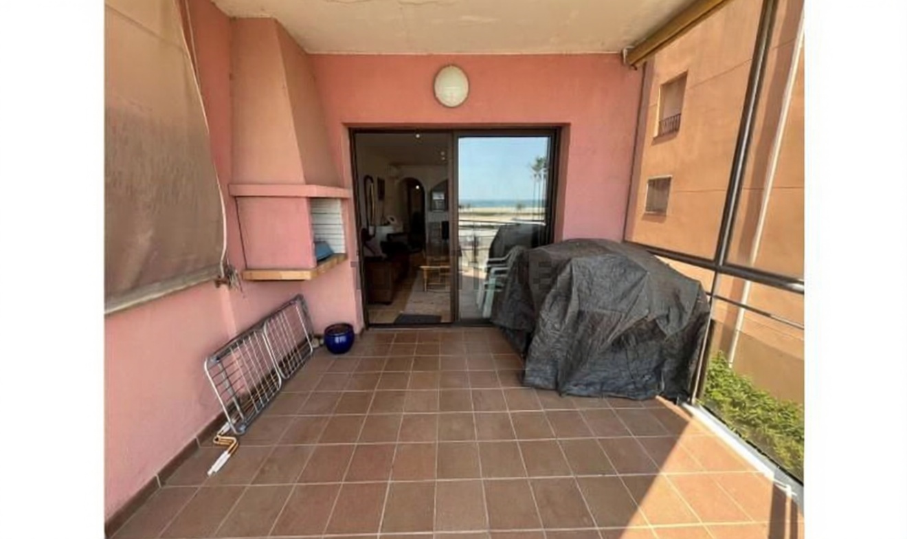 Apartamento à venda pé na areia em Empuriabrava