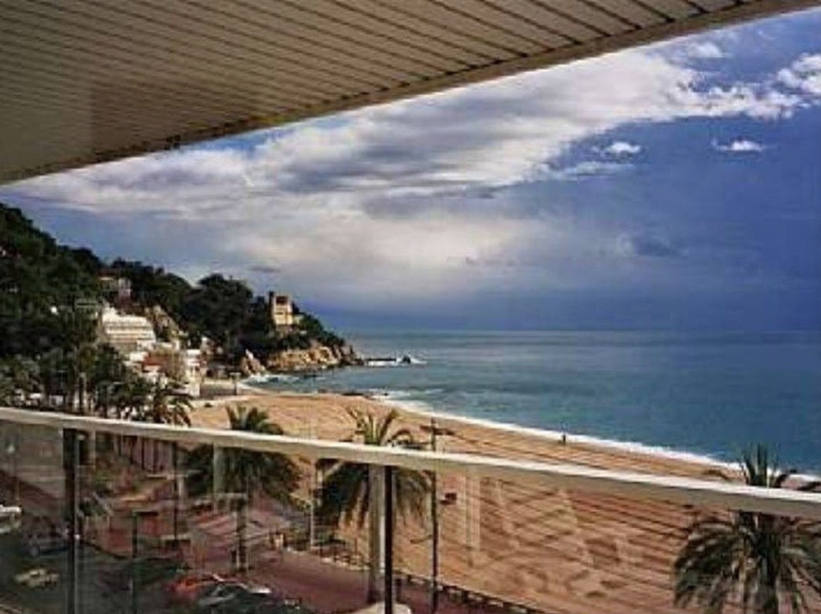 Appartement à vendre pieds dans l'eau à Lloret de Mar — Terrasse mer