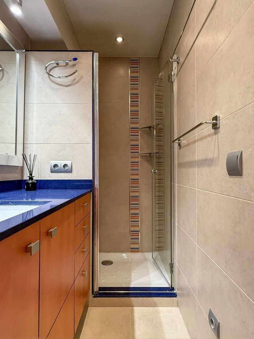 Appartement à vendre pieds dans l'eau à Palamós — Sanitaires