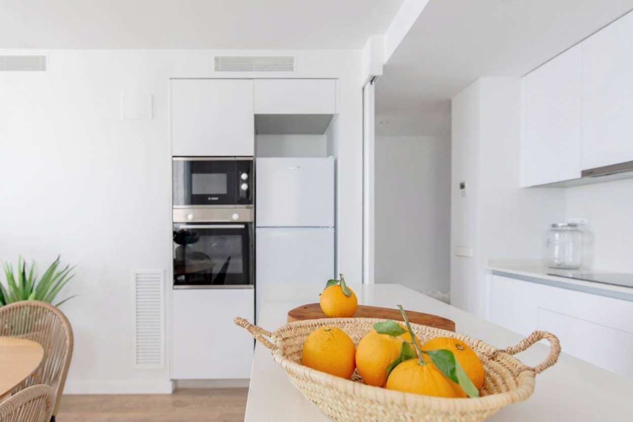 Wohnung zum Verkauf in direkter Strandlage in L'Escala — Küche