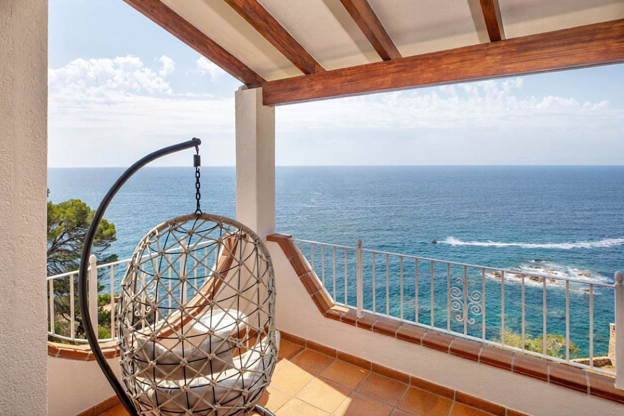 Chalet à vendre avec accès direct à la plage à Lloret de Mar