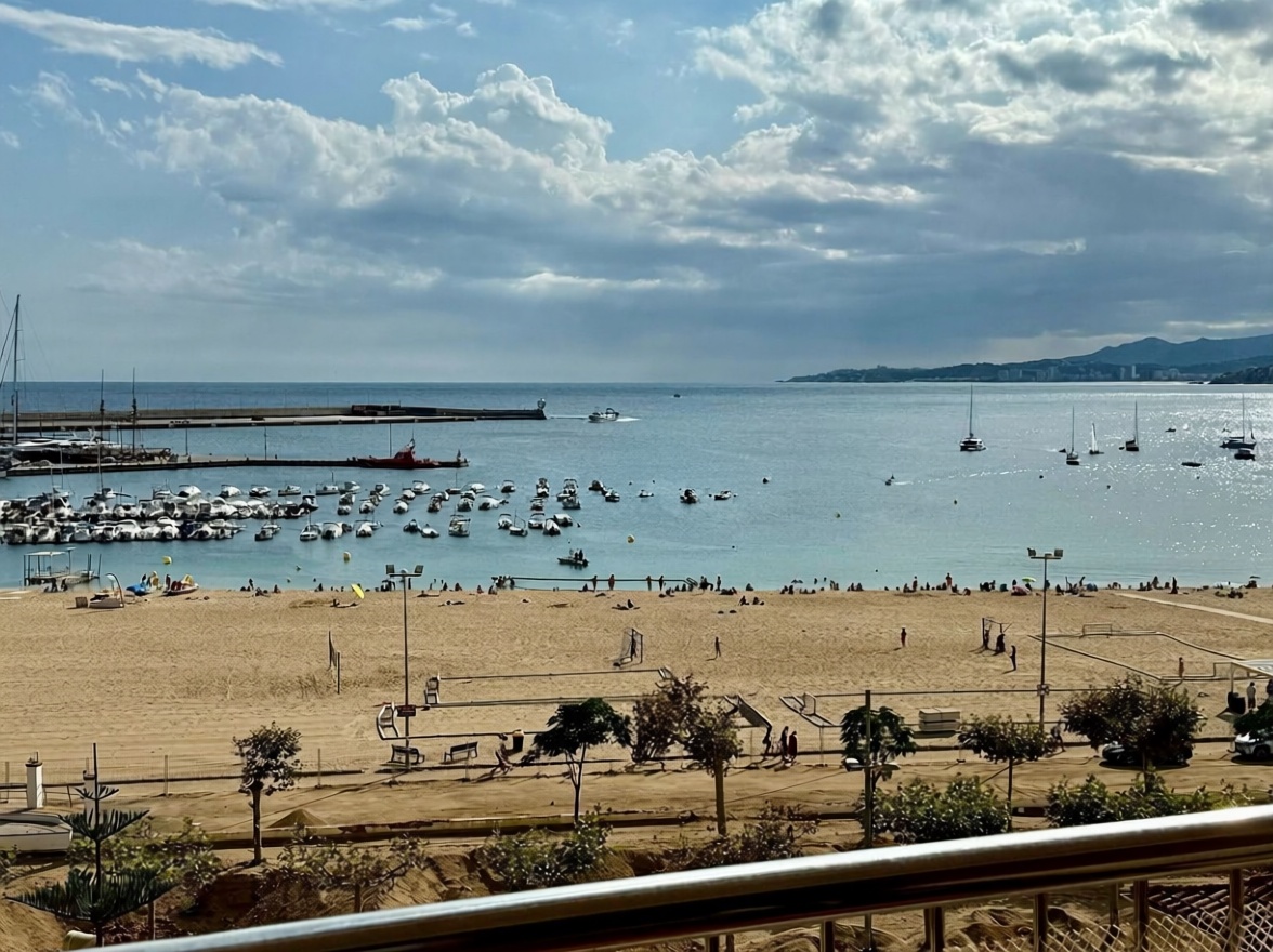 Appartement à vendre pieds dans l'eau à Palamós — Vue mer