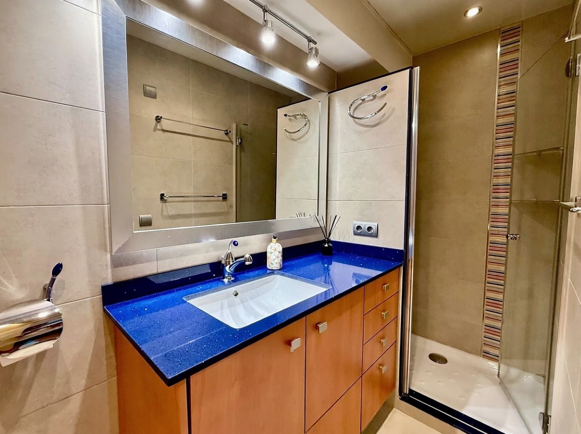 Appartement à vendre pieds dans l'eau à Palamós — Sanitaires