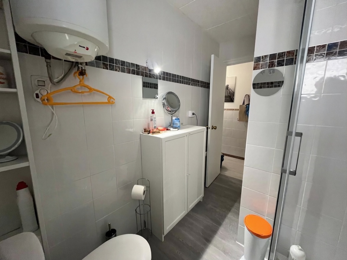 Apartamento à venda pé na areia em Roses — Casa banho