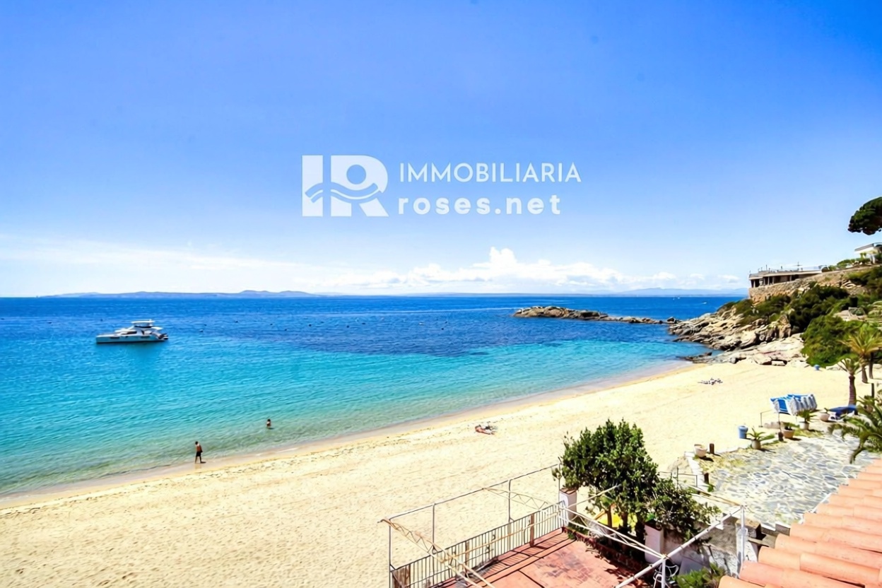 Квартира на продажу на первой линии пляжа в Roses — Морской вид