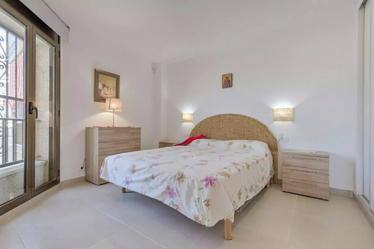 Appartement à vendre pieds dans l'eau à Empuriabrava — Chambre