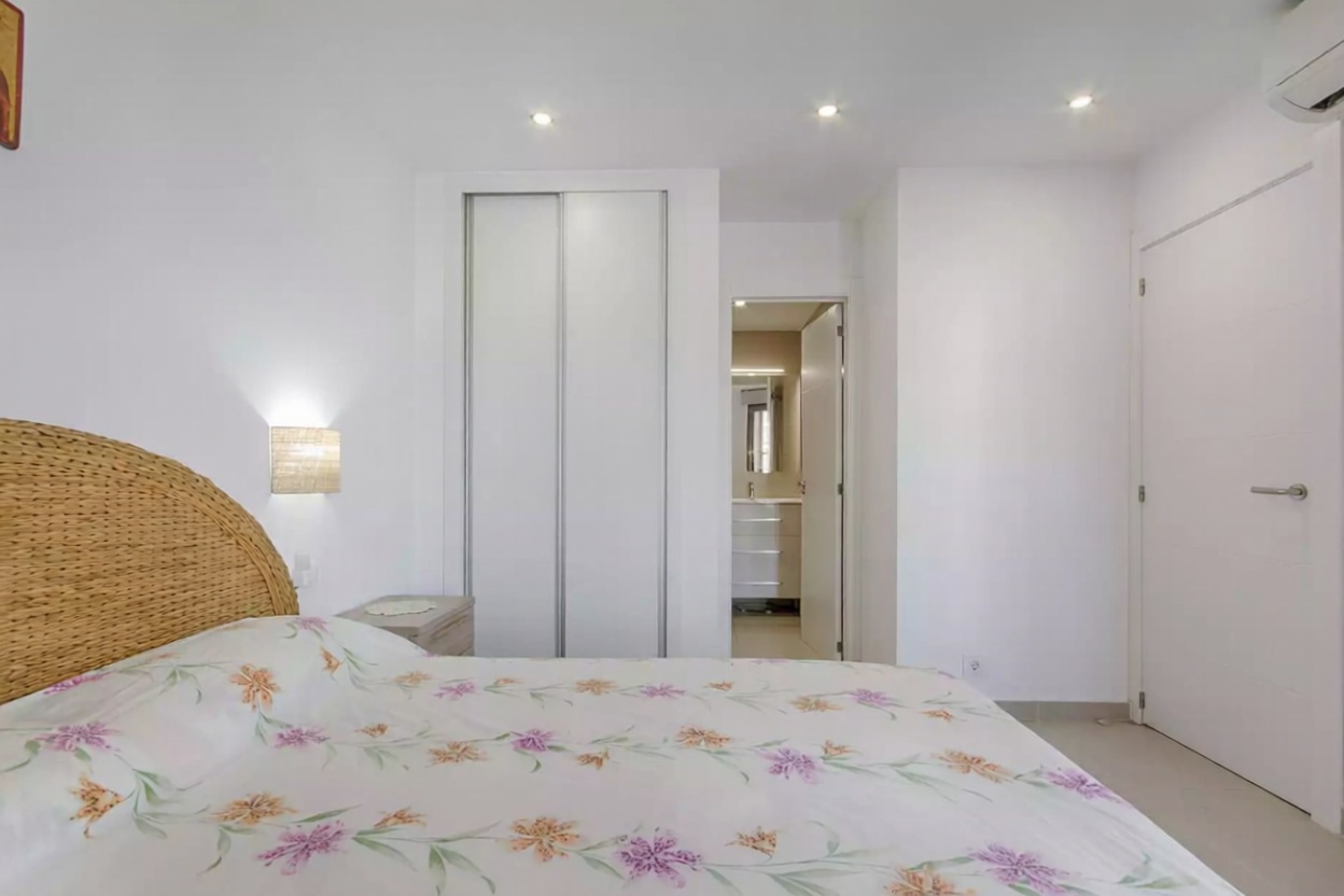 Appartement à vendre pieds dans l'eau à Empuriabrava — Chambre