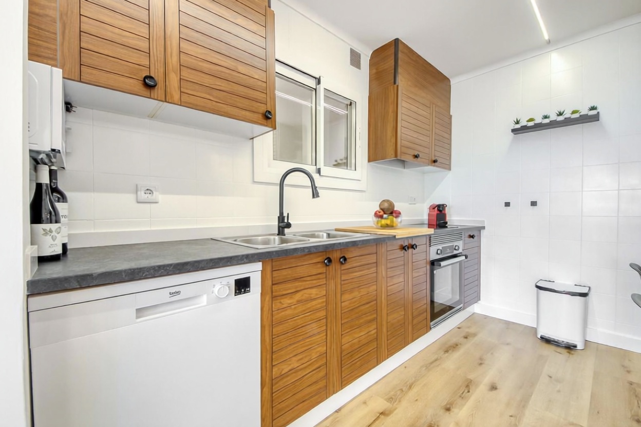 Apartamento à venda pé na areia em Roses — Cozinha