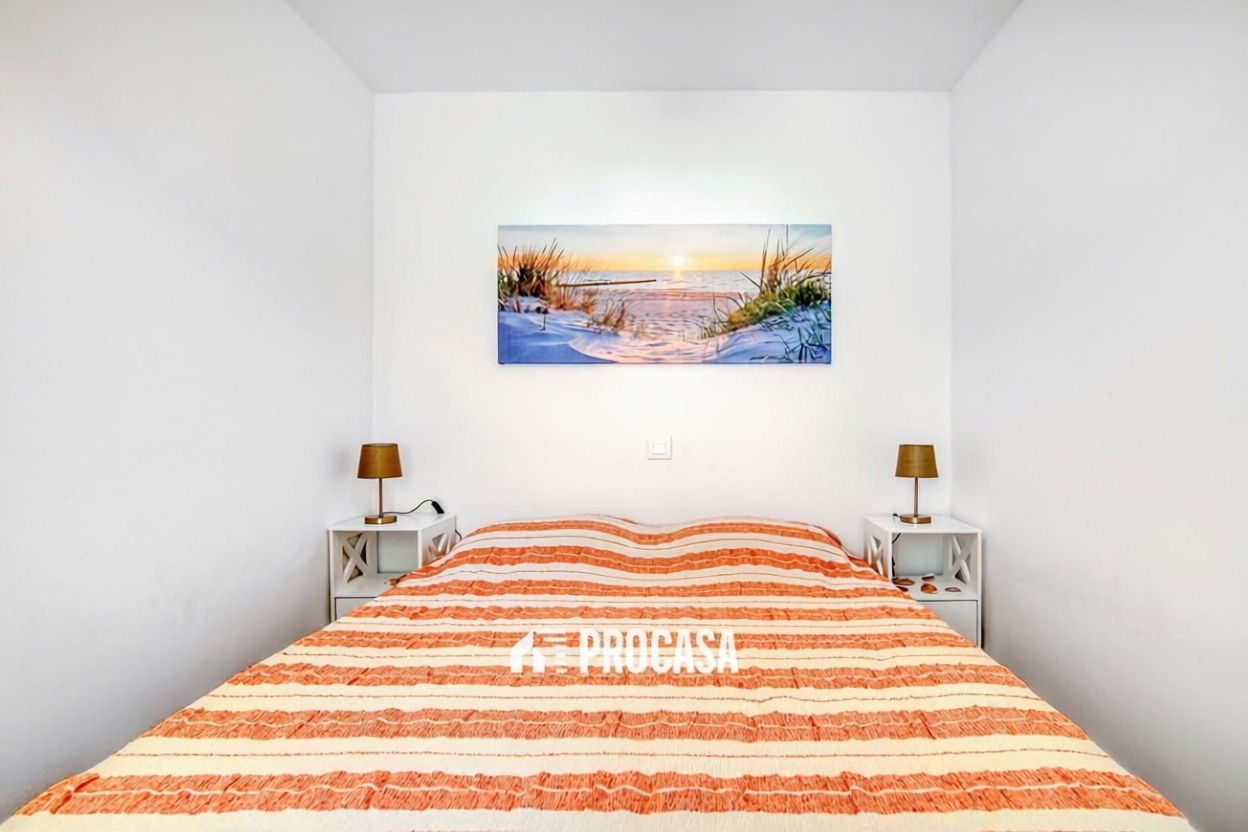 Piso en venta en primera línea de playa en Roses — Baño