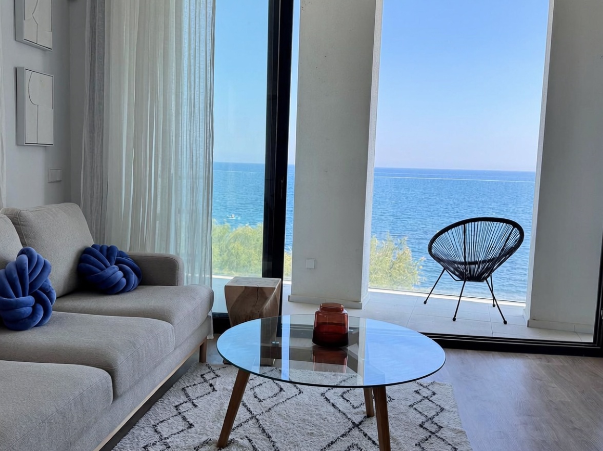 Wohnung zum Verkauf in direkter Strandlage in L'Escala — Küche