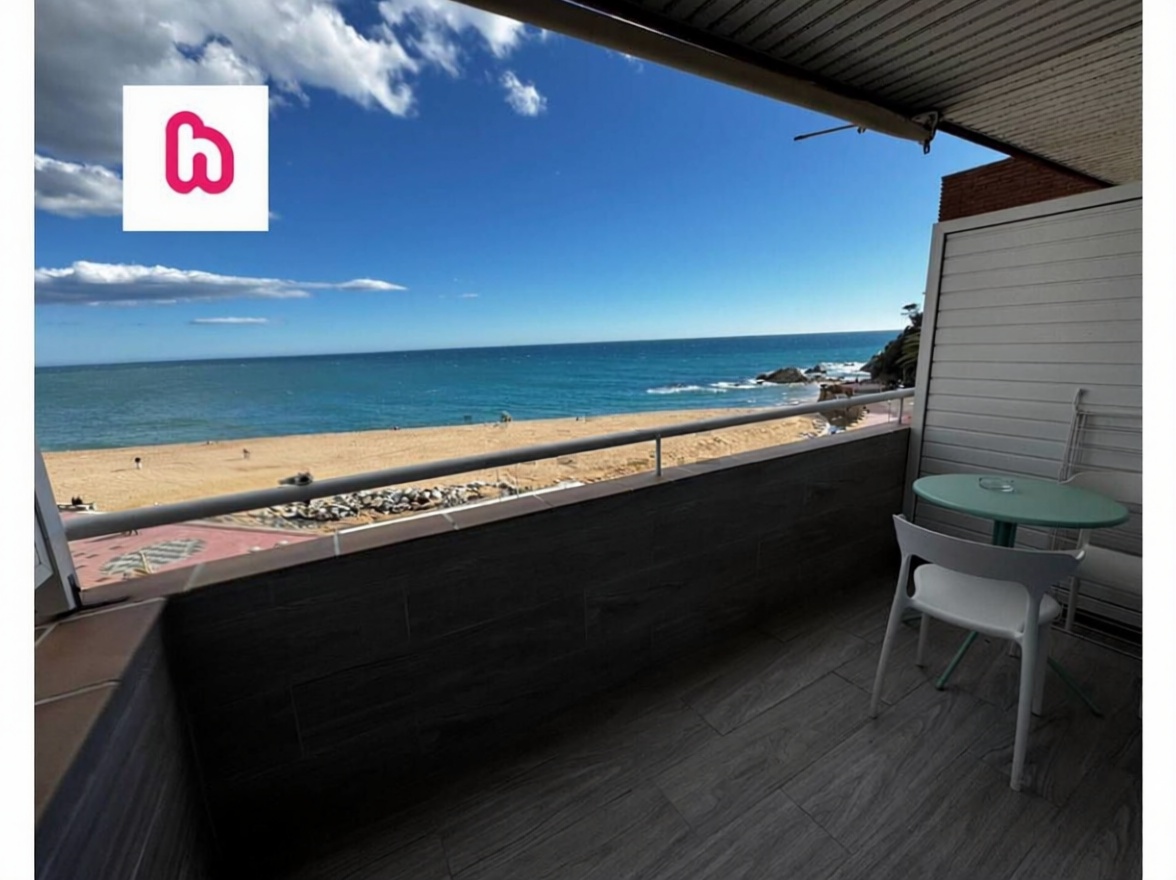 Piso en venta en primera línea de playa en Lloret de Mar