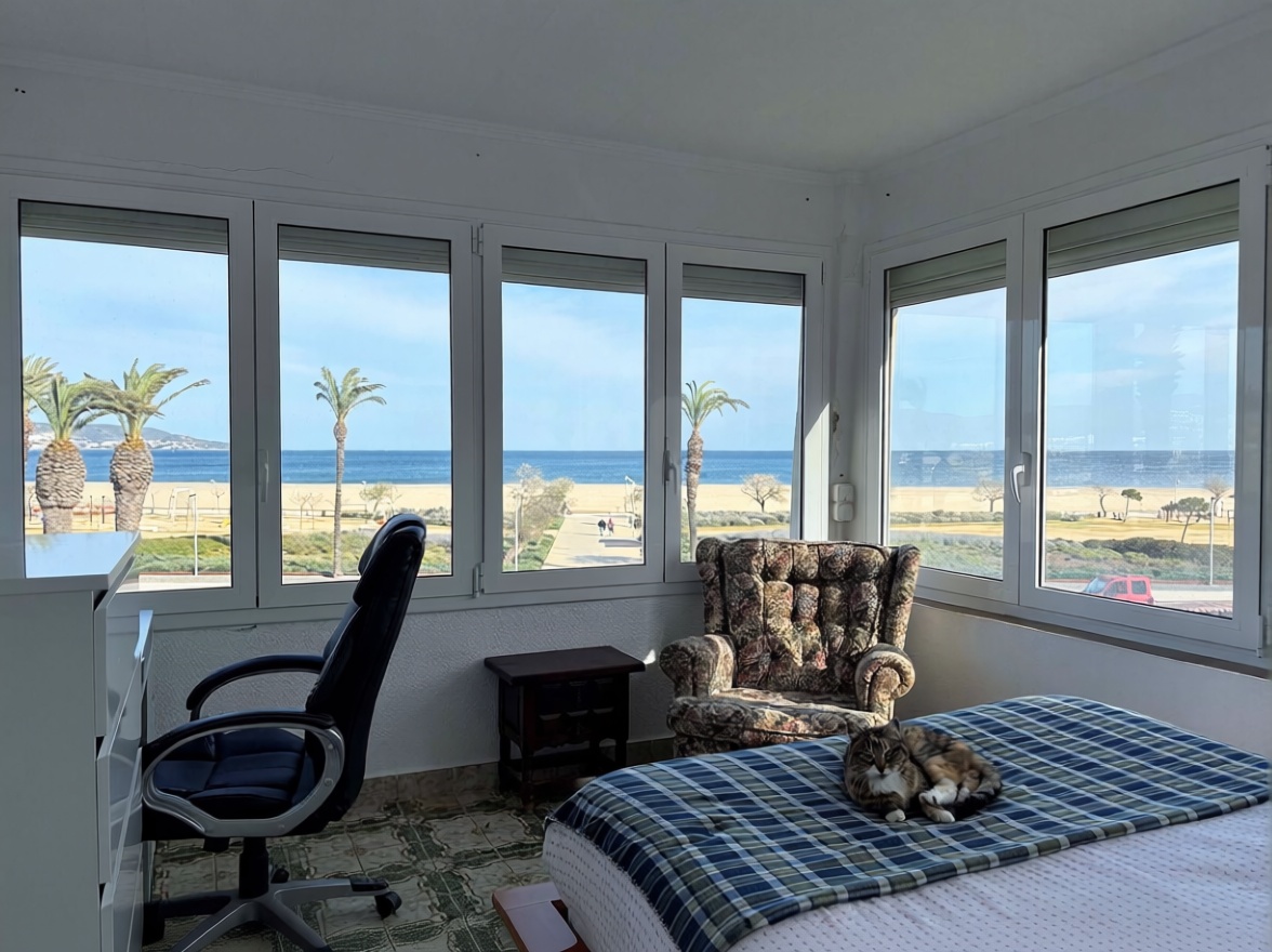 Apartamento à venda pé na areia em Empuriabrava — Quarto