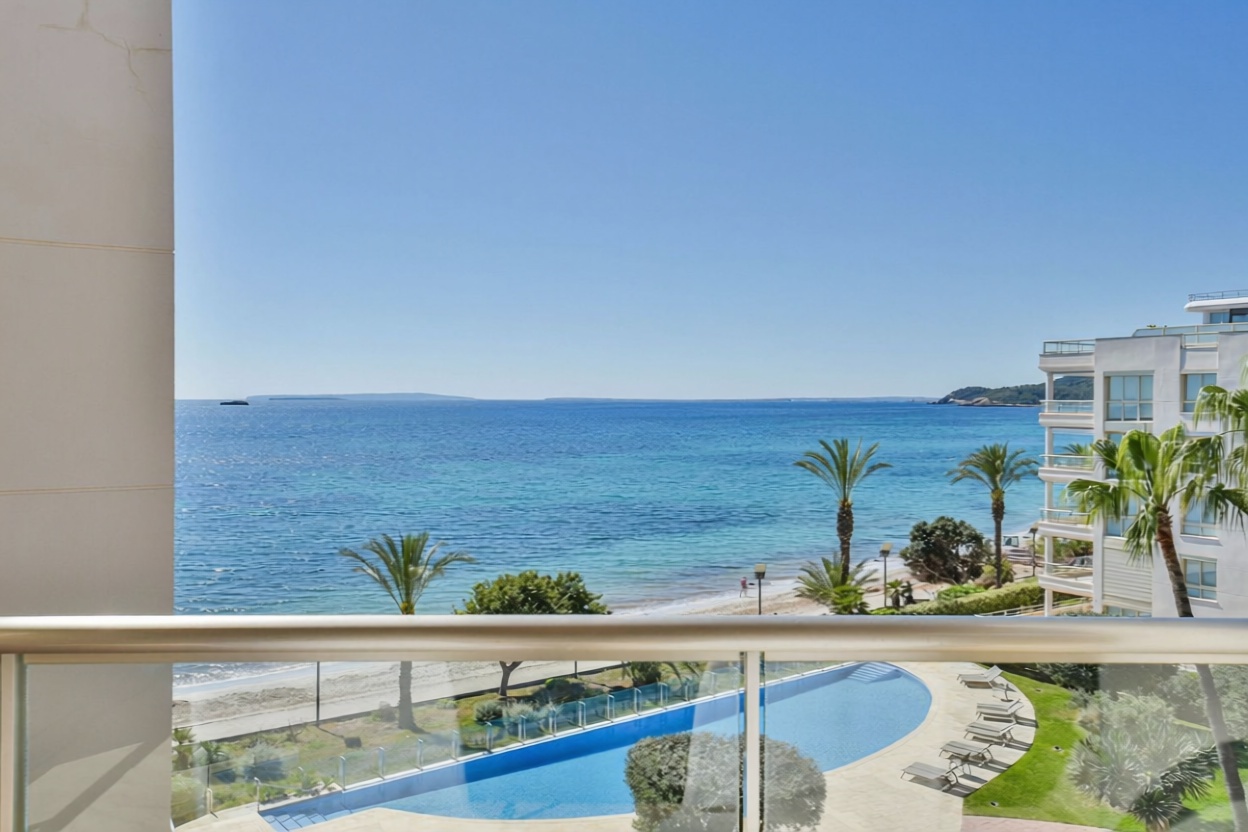 Piso en venta en primera línea de playa en Eivissa