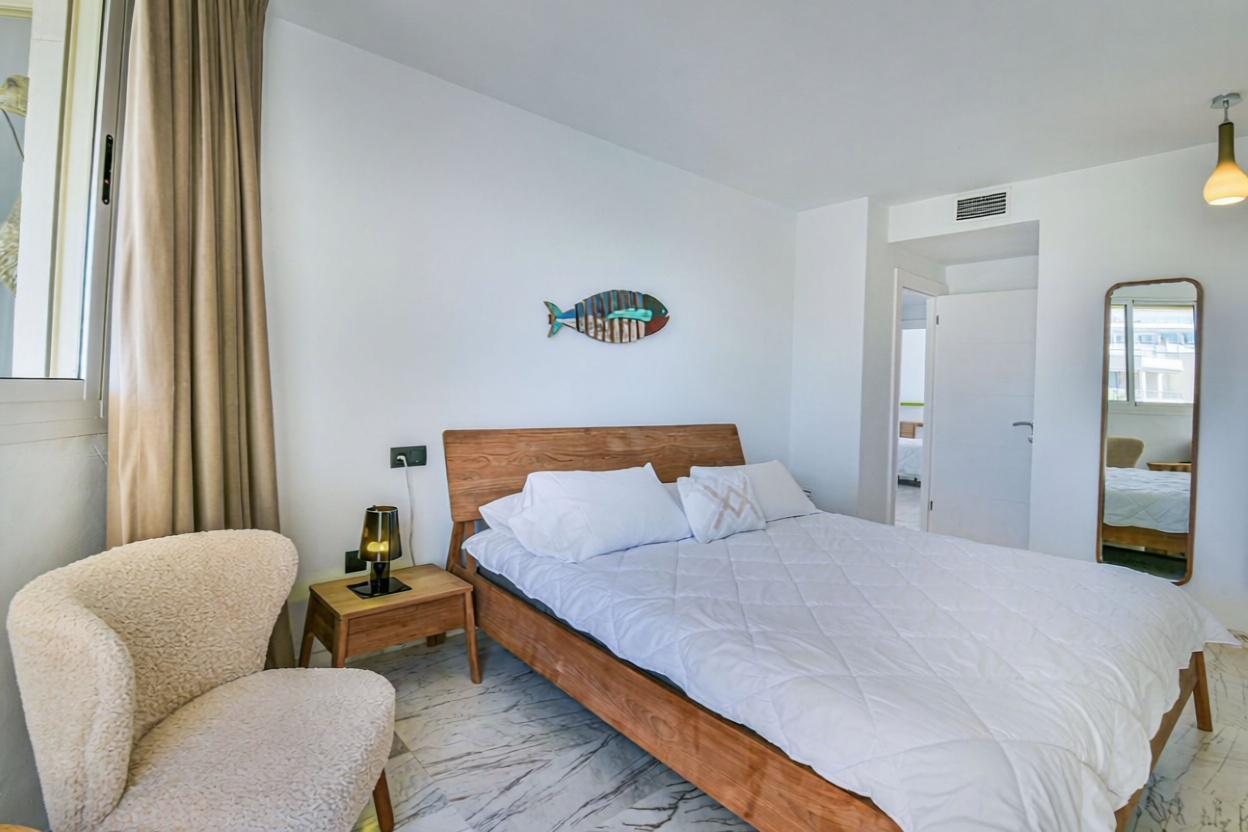 Wohnung zum Verkauf in direkter Strandlage in Eivissa — Schlafzimmer
