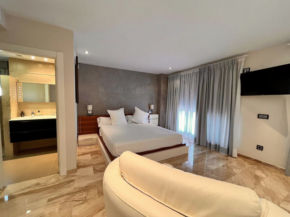 Chalet à vendre avec accès direct à la plage à València — Chambre