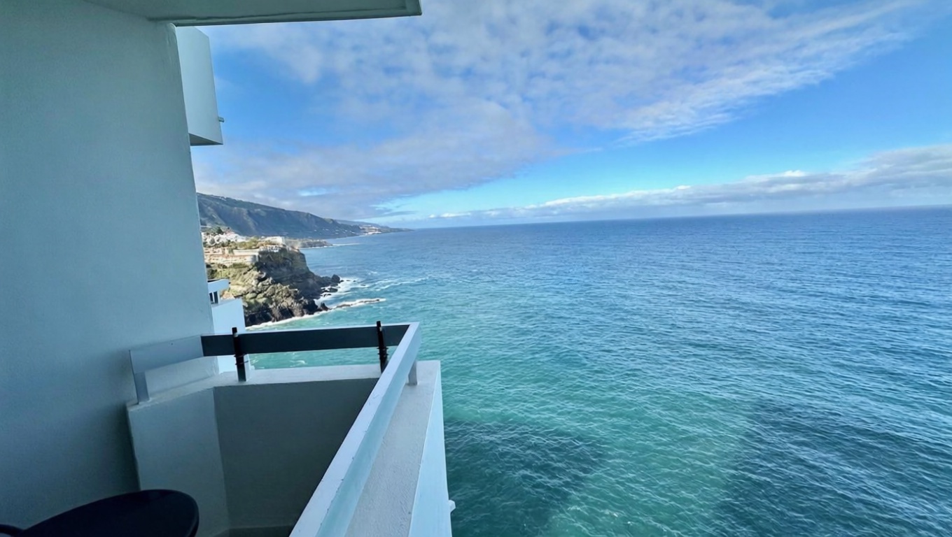 Estudio en venta en primera línea de playa en Puerto de la Cruz — Vista mar