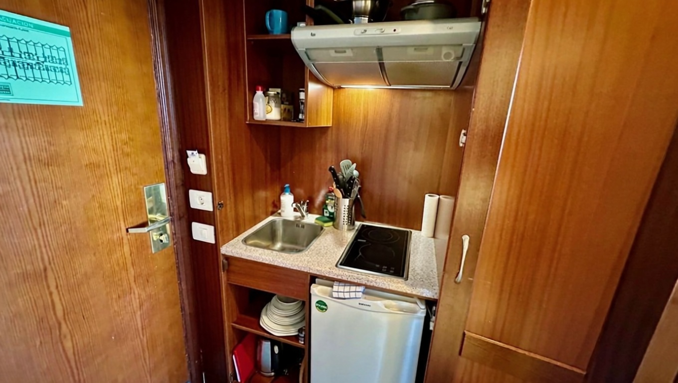 Estudio en venta en primera línea de playa en Puerto de la Cruz — Cocina