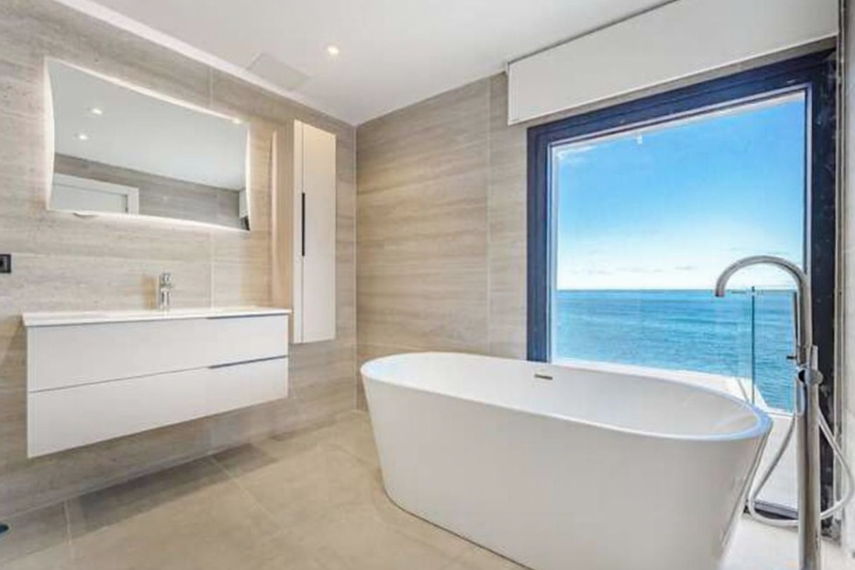 Chalet à vendre avec accès direct à la plage à Tenerife — Sanitaires