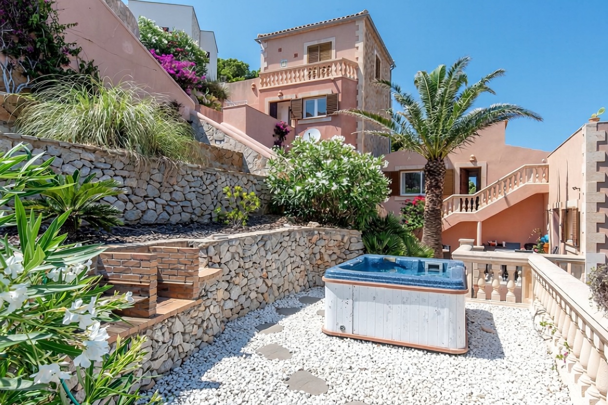 Chalet en venta con acceso directo a la playa en Capdepera