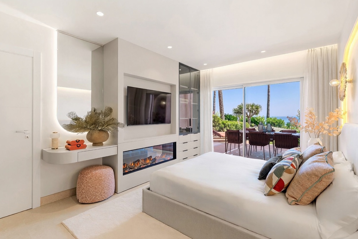 Piso en venta en primera línea de playa en Estepona — Dormitorio