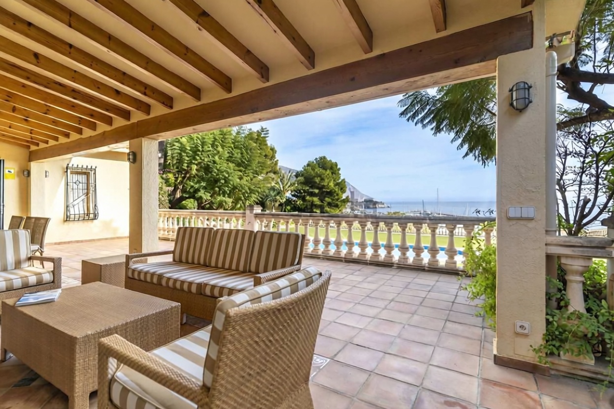 Chalet à vendre avec accès direct à la plage à Altea — Terrasse mer