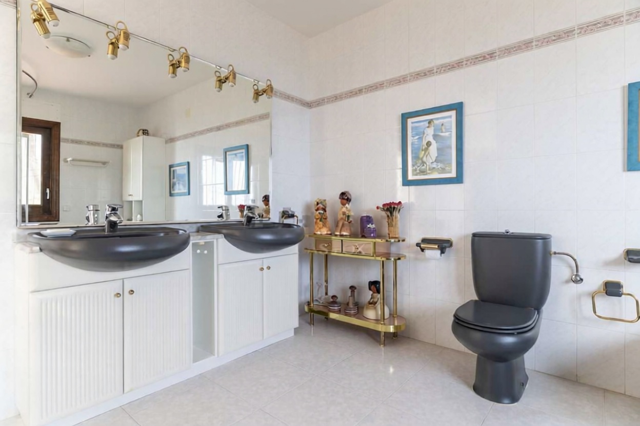 Chalet à vendre avec accès direct à la plage à Altea — Sanitaires