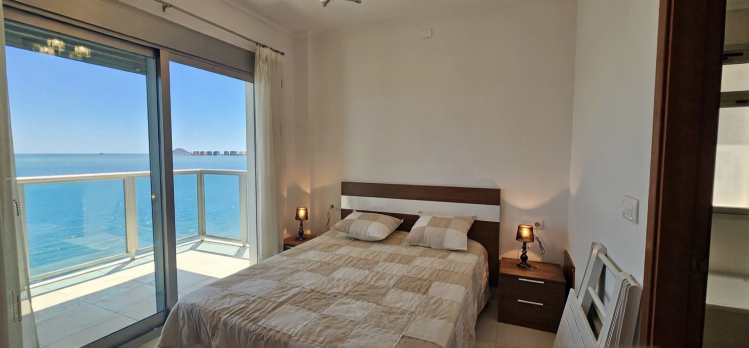 Appartement en première ligne de plage à La Manga del Mar Menor — Chambre