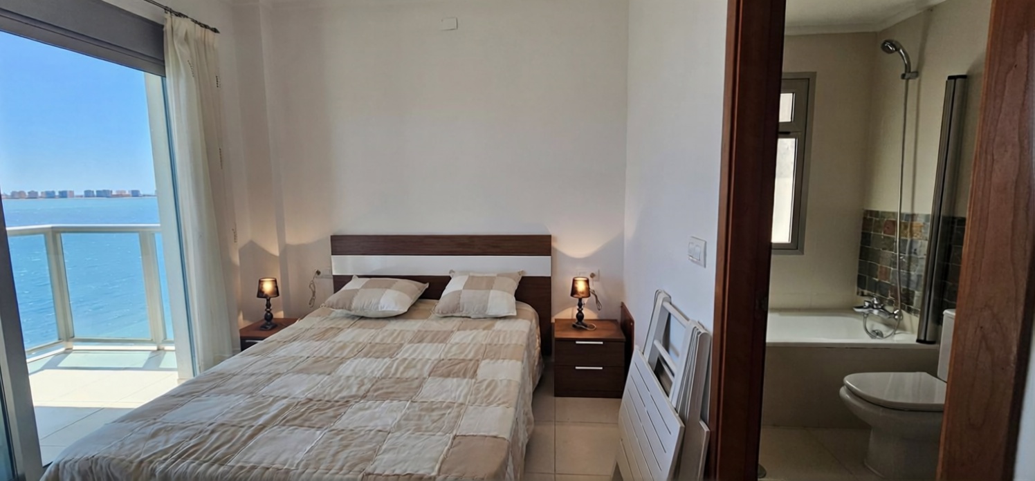 Appartement en première ligne de plage à La Manga del Mar Menor — Chambre