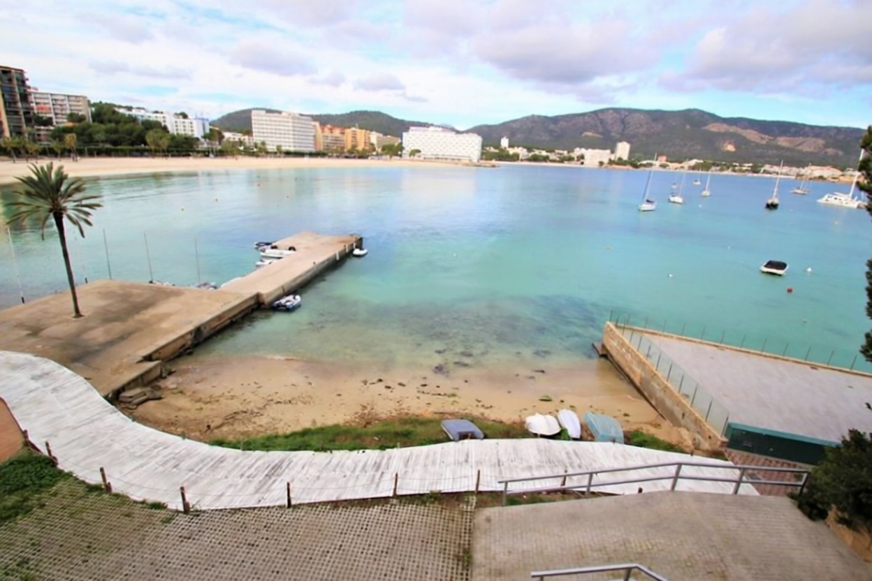 Appartement à vendre pieds dans l'eau à Calvià — Vue mer