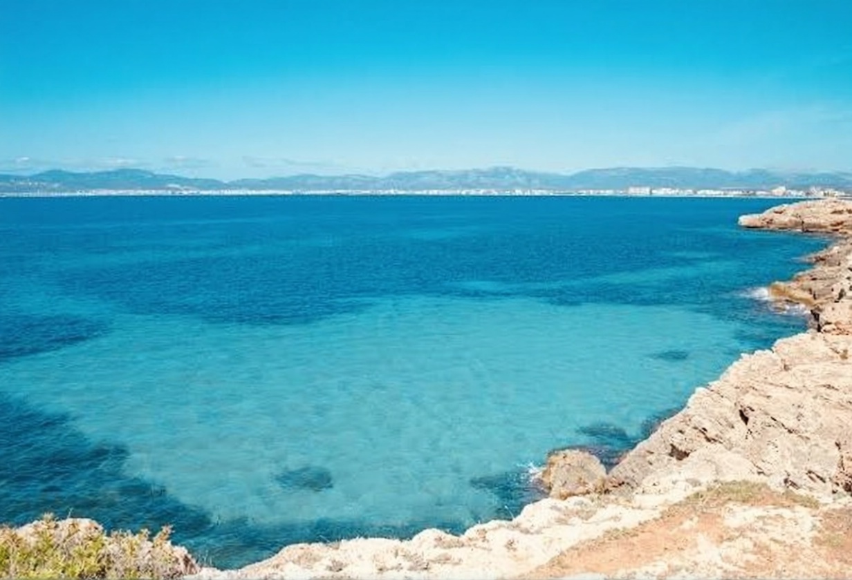 Chalet à vendre avec accès direct à la plage à Llucmajor — Vue mer